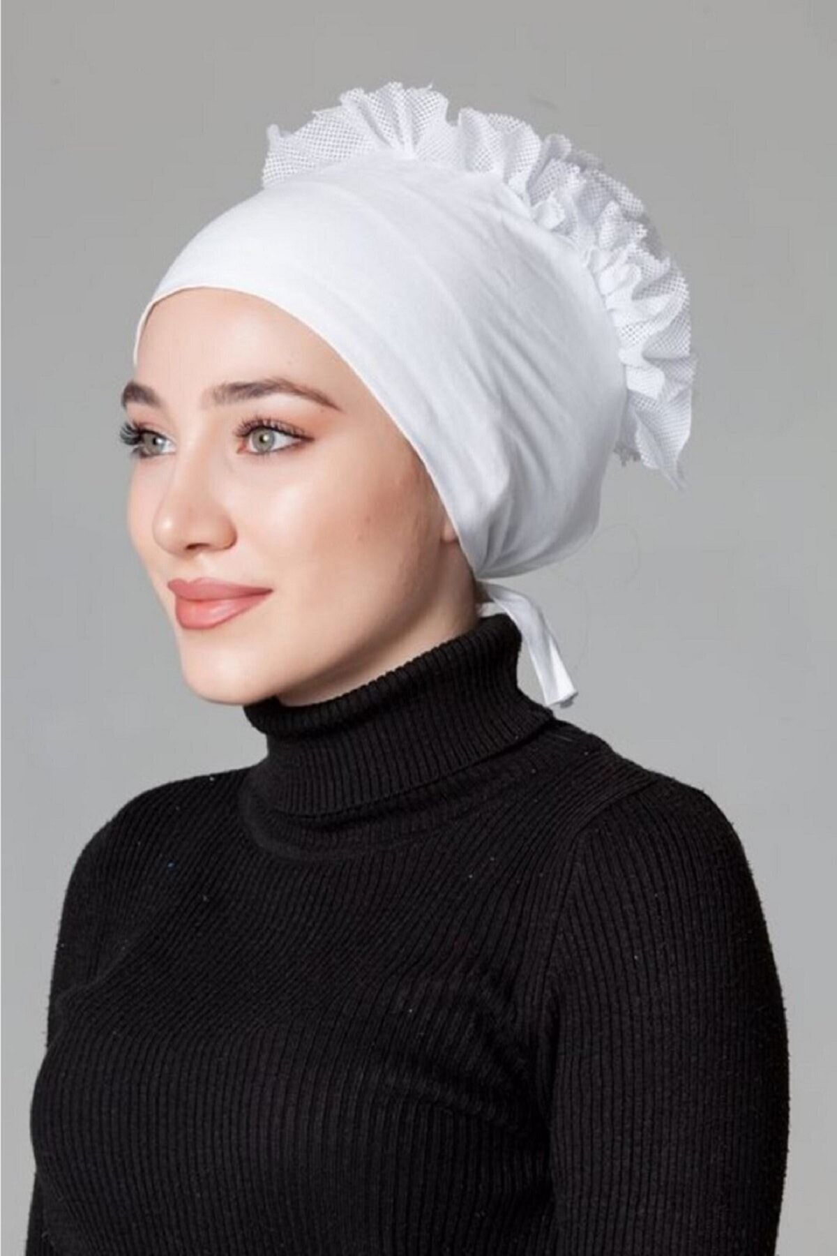 ZESSU BUTİK Kadın Beyaz Fırfırlı Bone