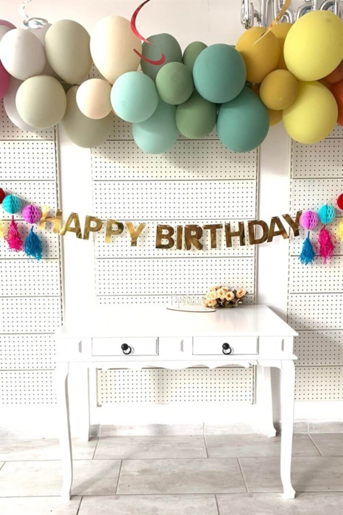 Partifabrik Petekli Zincir Süs Püsküllü Happy Birthday