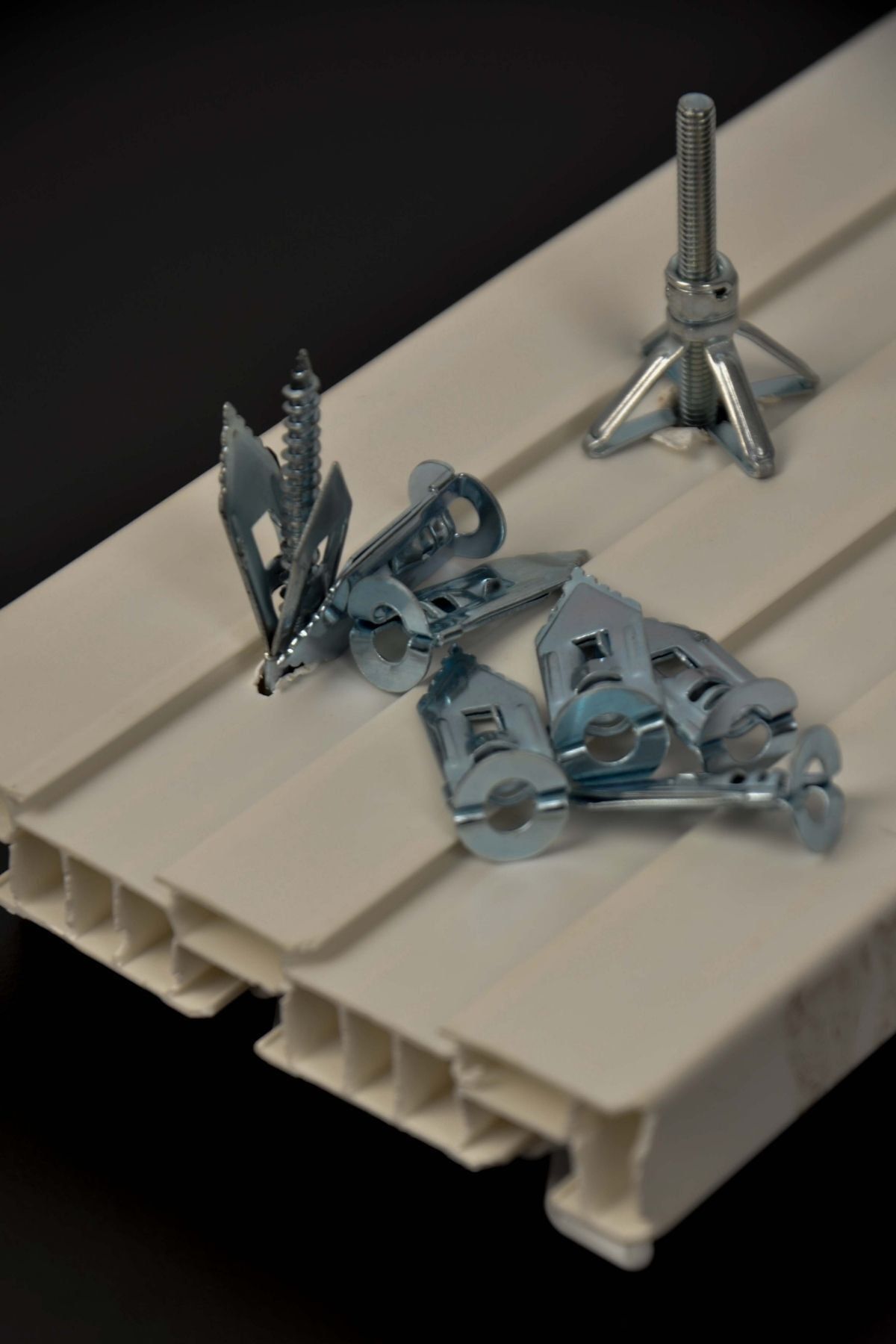 Saççax Exclusive Metal Yaylı Model 100lü Alçıpan Jilet Dübel