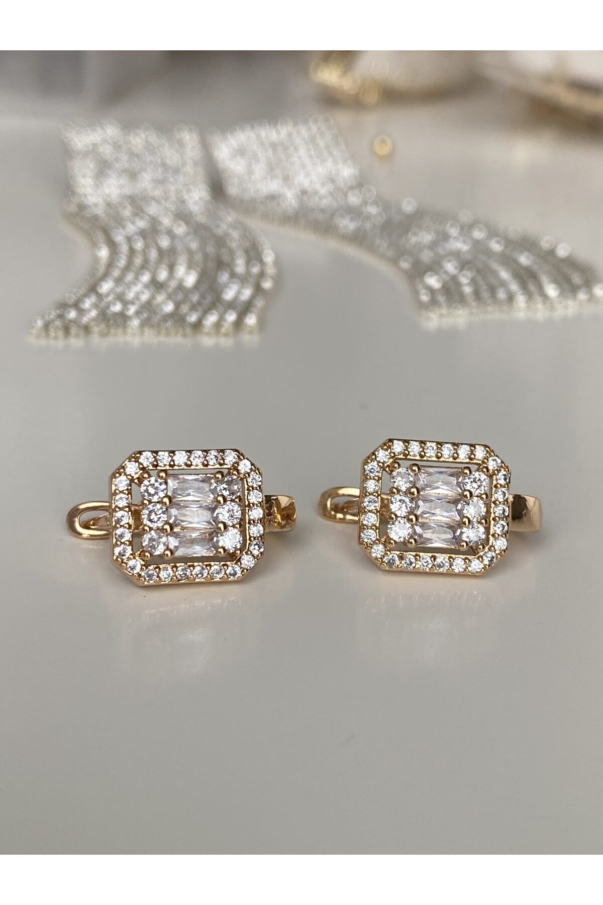vi store vi jewelry Baget Taşlı Gold Küpe
