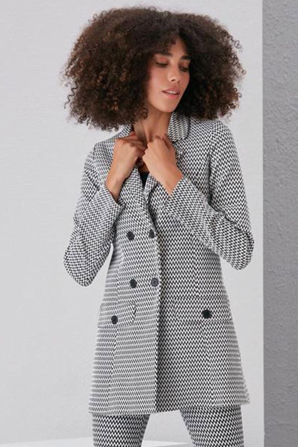 Maze Butik Kadın Beyaz Desenli Blazer Ceket