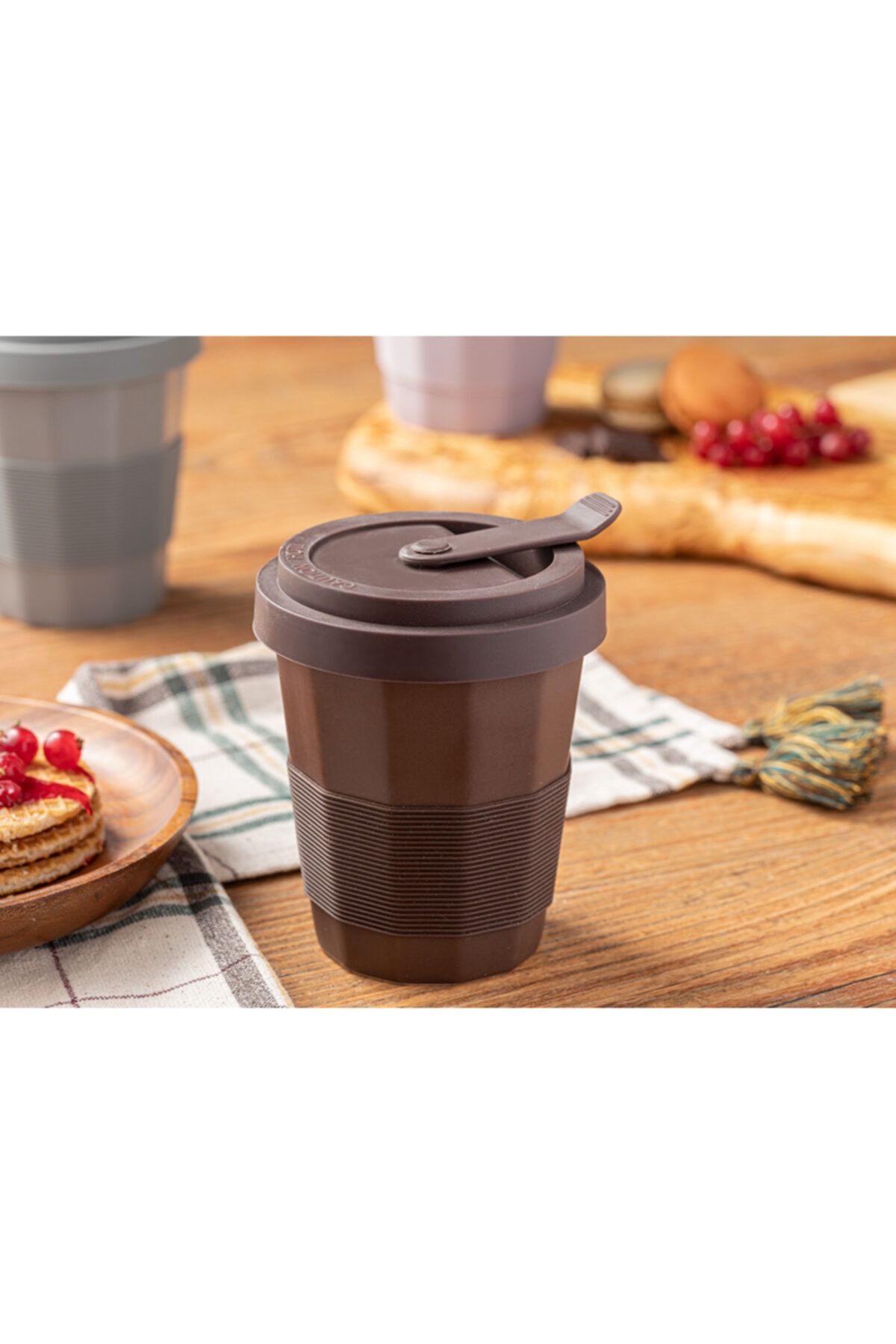 English Home Molto New Bone China Silikon Kapaklı Kupa 325 Ml Kahverengi-yılbaşı Özel