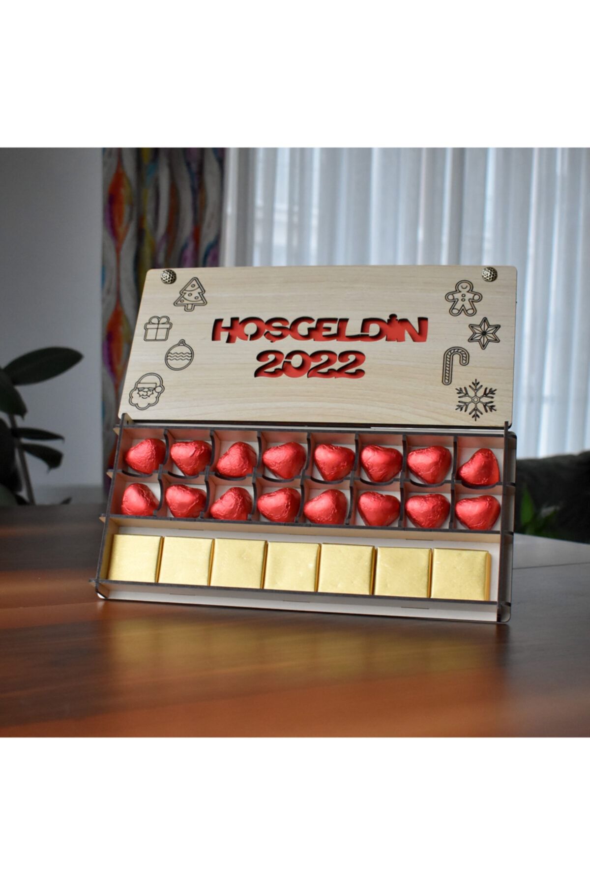 Sweet Boxs Yılbaşı Temalı Harika Tasarımlı Ahşap Çikolata Kutusu