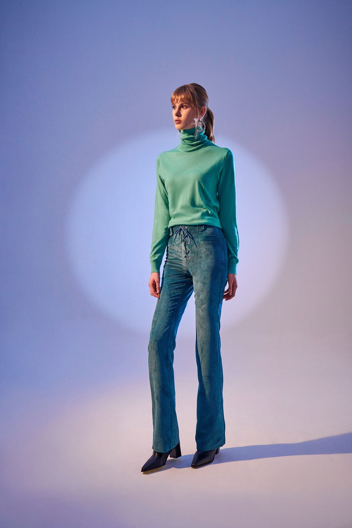 Urban Muse Bağcık Detaylı Yeşil Kadife Pantolon