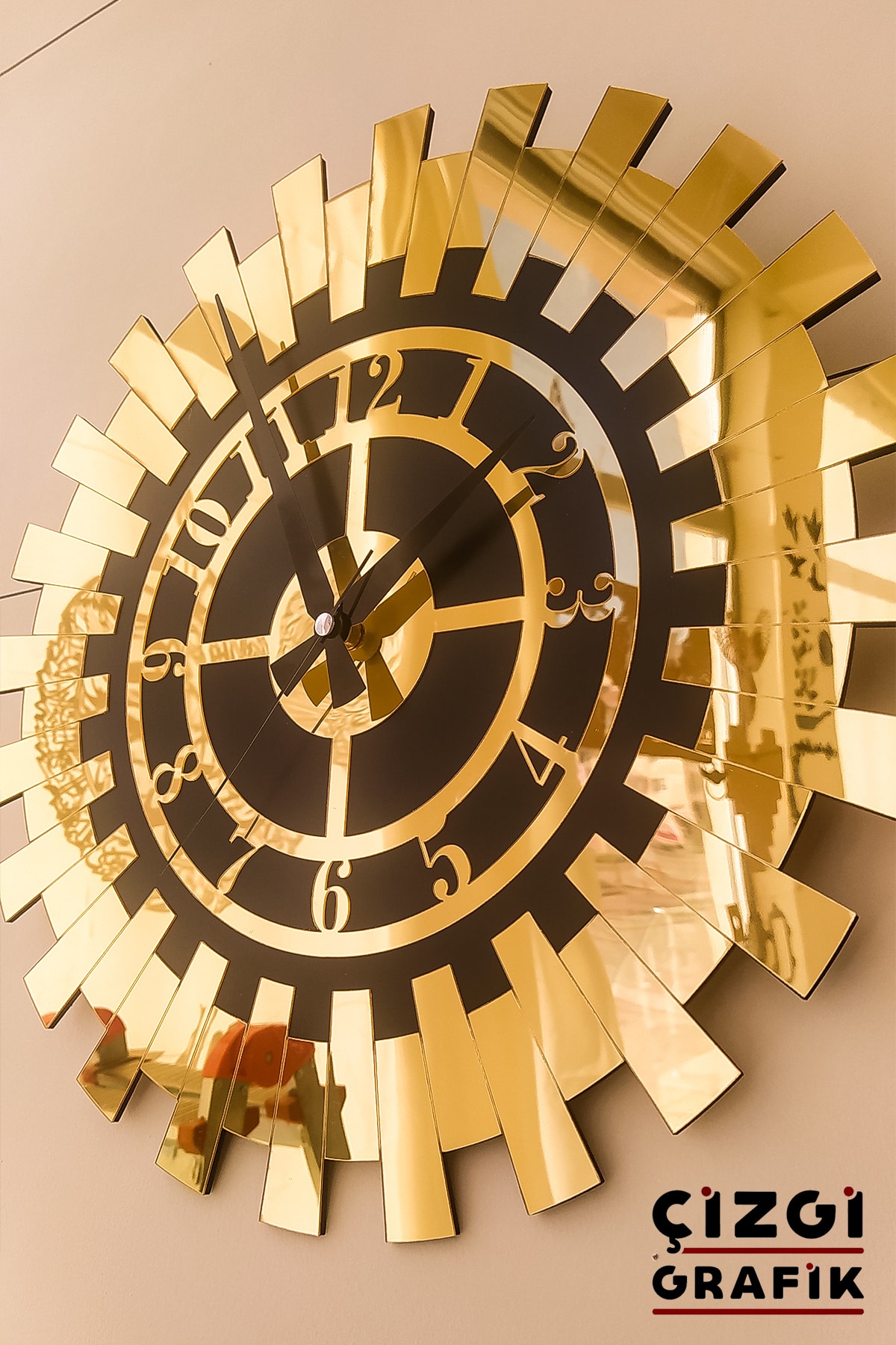 Çizgi Grafik Modern Gold Pleksi Güneş Duvar Saati
