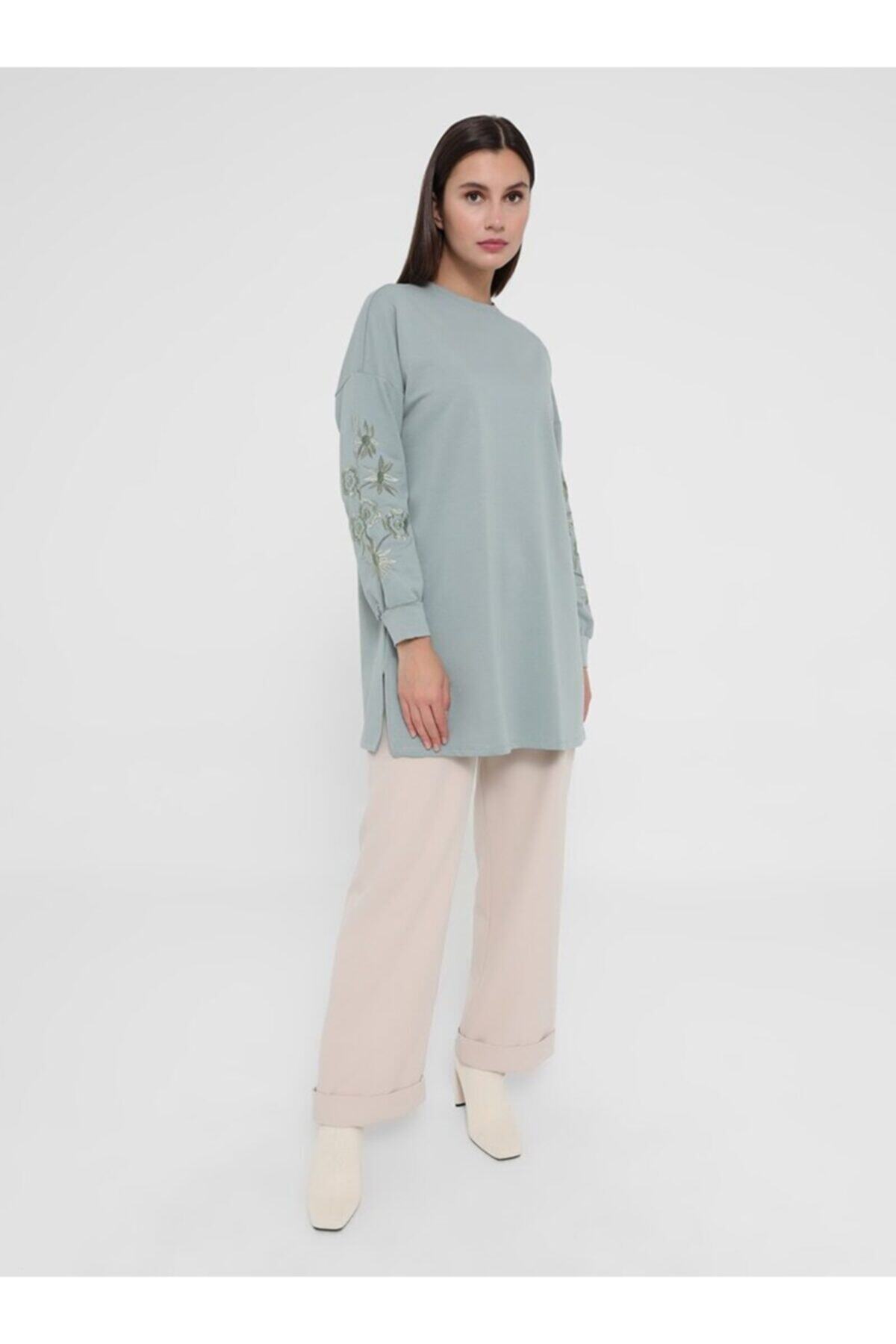 Refka Kolları Nakışlı Sweatshirt - Açık Çağla - Woman