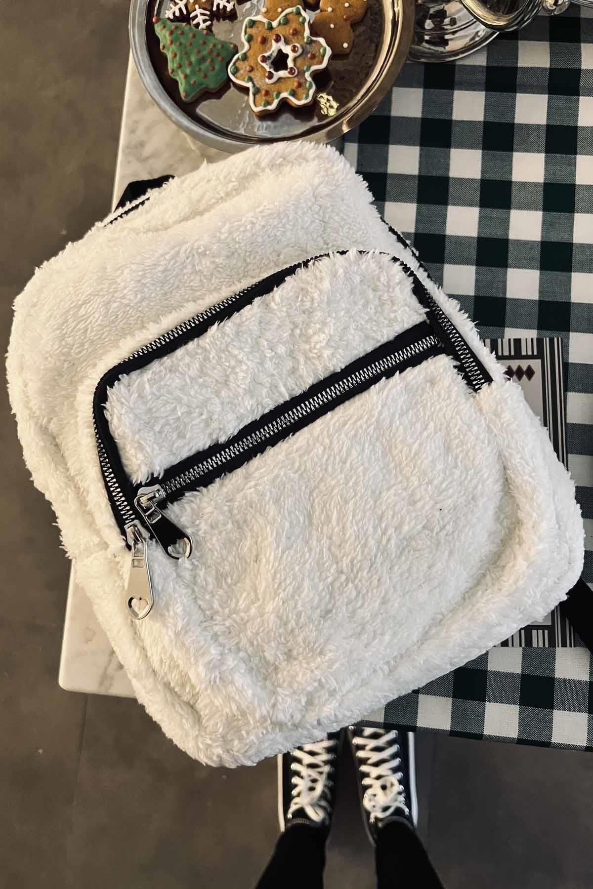 Bambi Beyaz Kürklü Kadın Sırt Çantası C06964021597