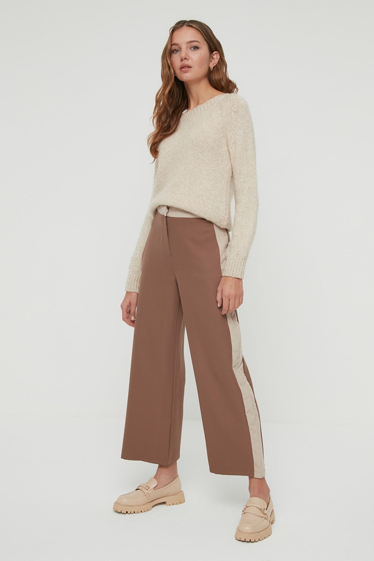 TRENDYOLMİLLA Vizon Bol Paça Pantolon TWOAW22PL0503