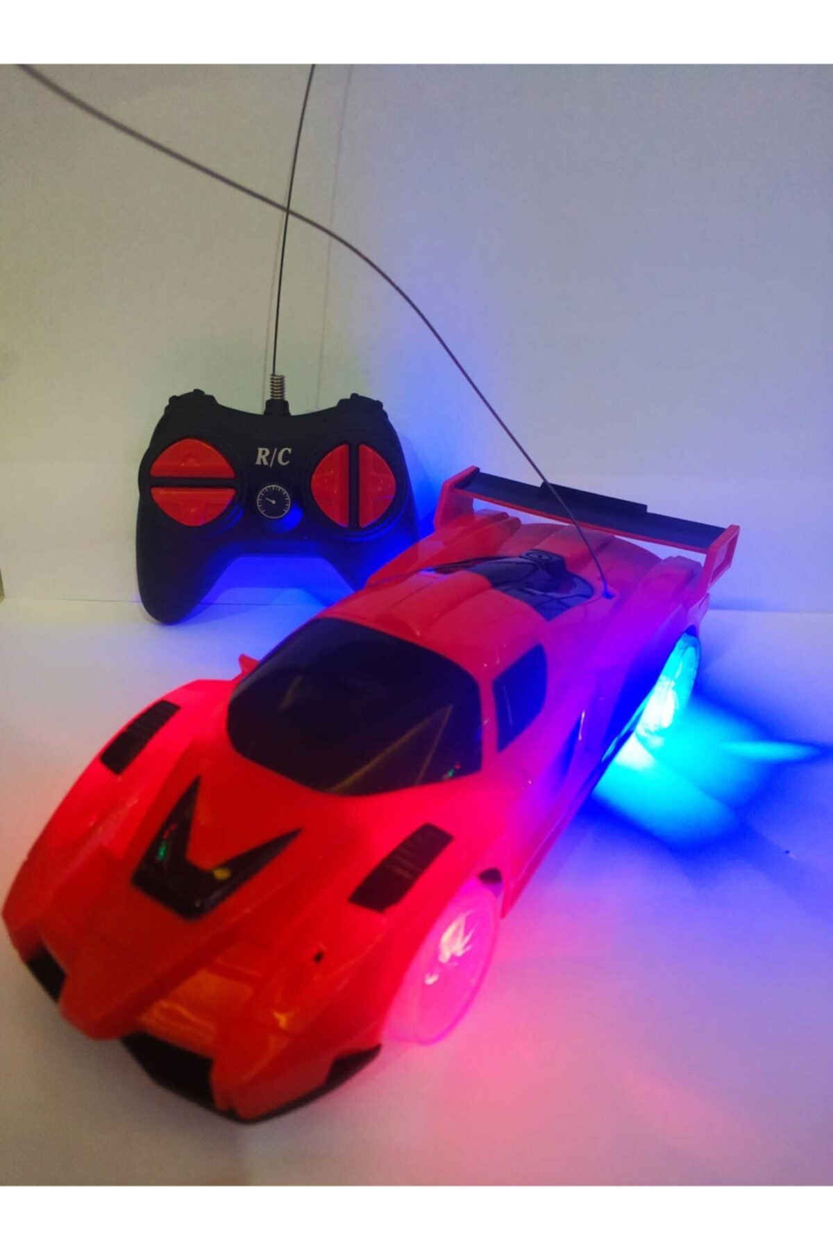 LRS STORE Uzaktan Kumandalı Araba Full Fonksiyon Işıklı Teker 20 Cm