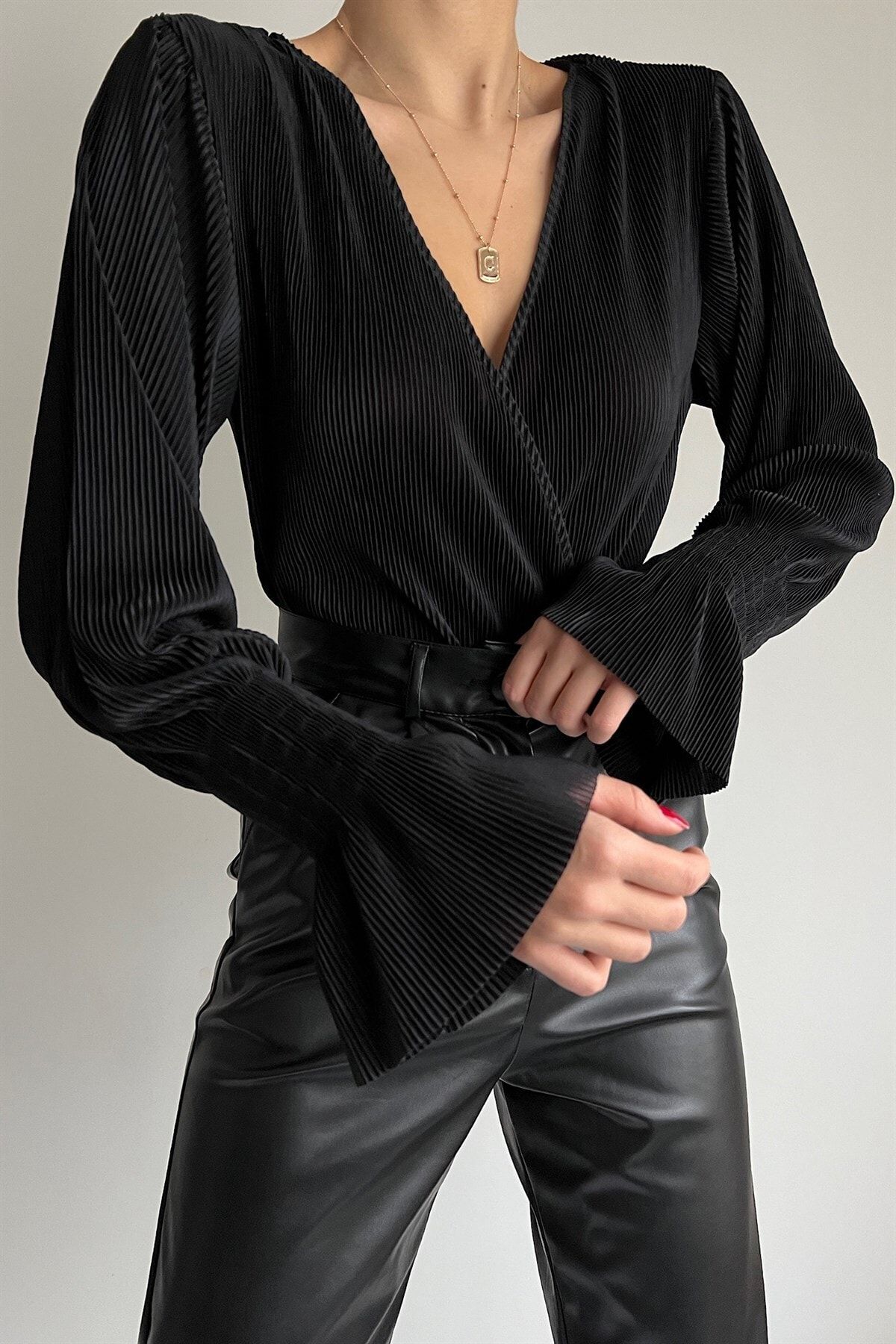 BEHİCE SAĞLAM Kolları Büzgülü Bodysuit