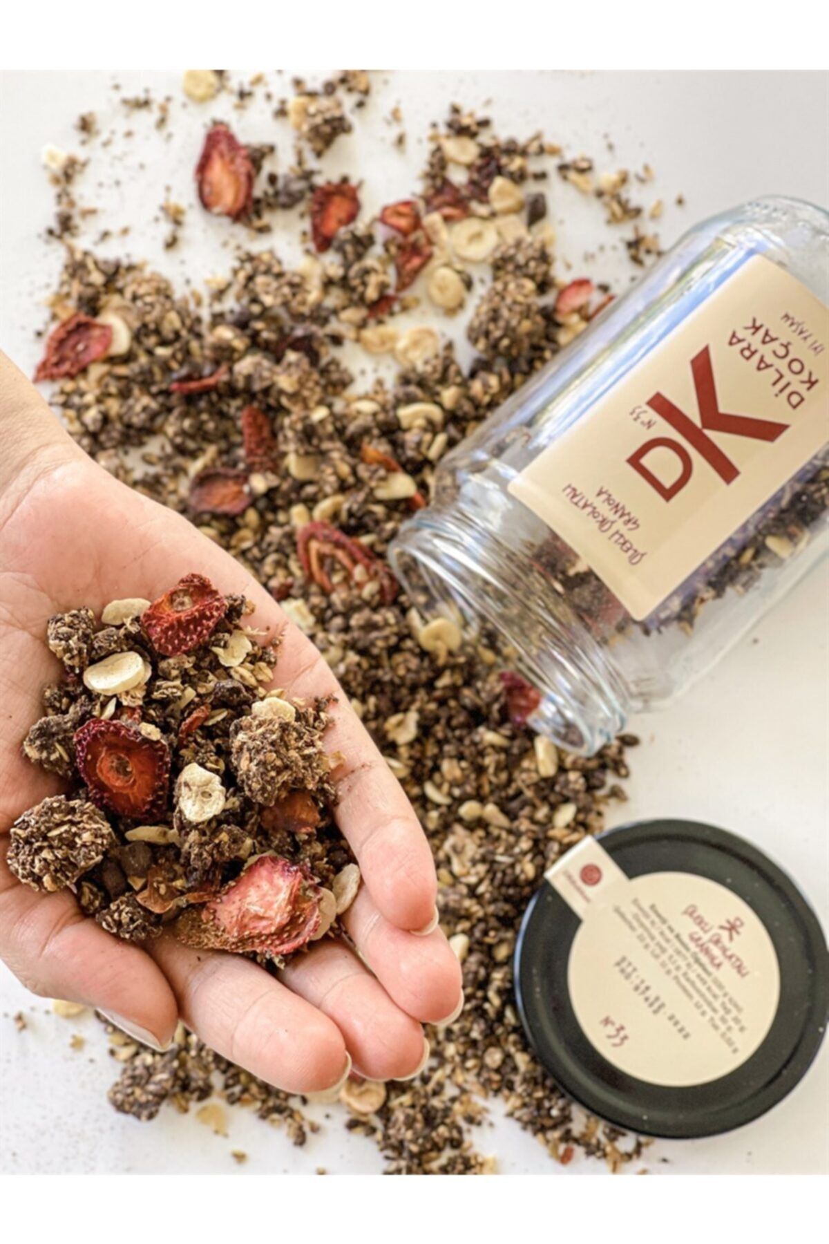 DK Dükkan No:33 Çilekli Çikolatalı Granola