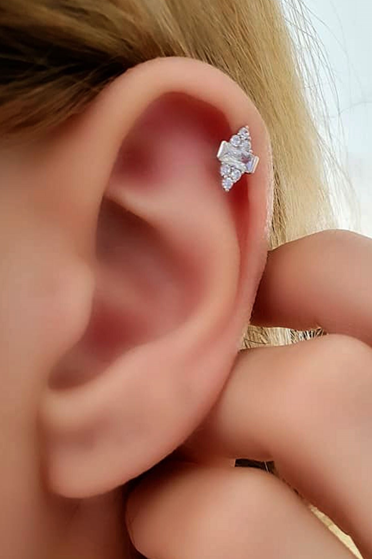 OSESHOP Pırlanta Işıltısında Zirkon Tasli 316l Anti Alerjik Cerrahi Celik Tragus Veya Kikirdak Helix Piercin