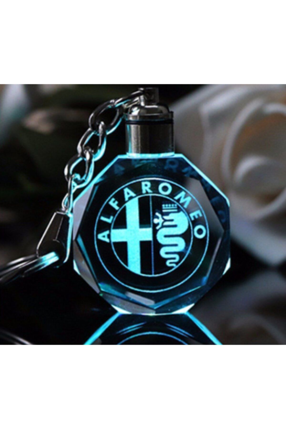 Alfa Romeo Işıklı Anahtarlık 2021 Yılının Popüler Ürün Şık Car Keychain Oto Araba Motor Şık Aksesuar