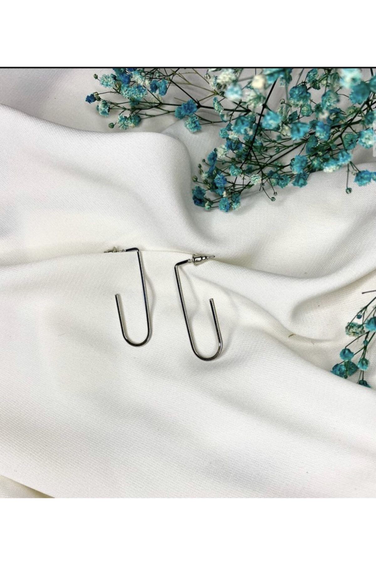 Venüs Accessory Gümüş Renkli Minimal Küpe