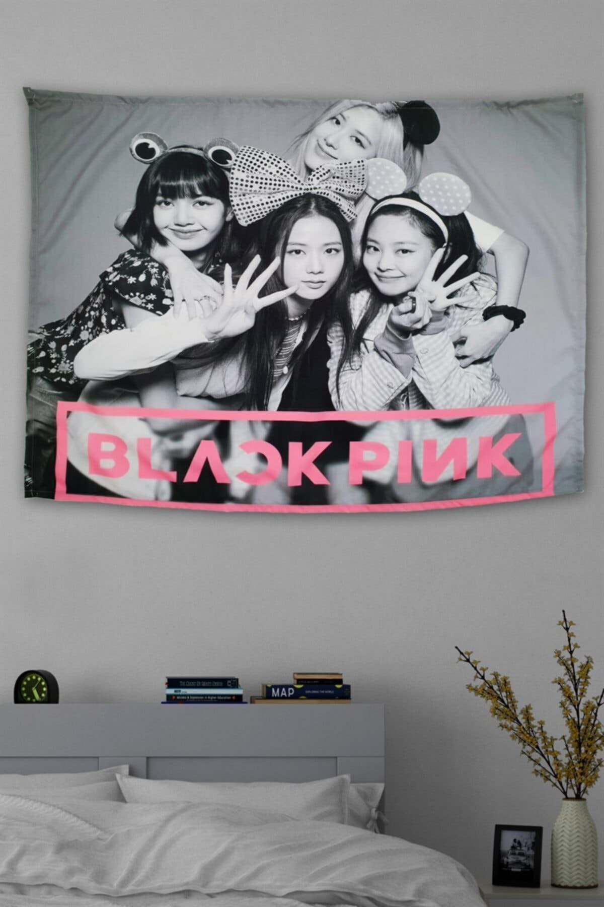 Carpe Black Pink K-pop Duvar Halısı