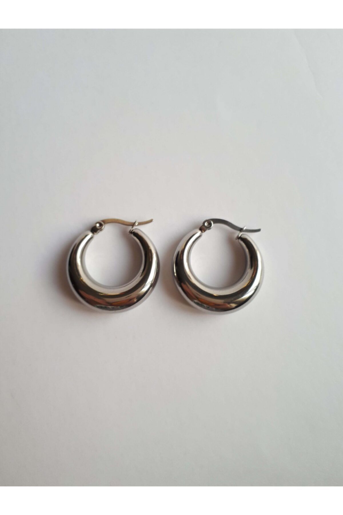 Mildan Accessories Bombeli Vintage Model Silver Renk Çelik Küpe Kararma Yapmaz