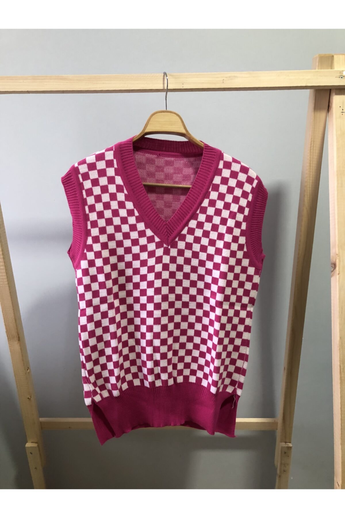 menesseofficial Kadın Dama Desenli V Yaka Triko Süveter Fuşya