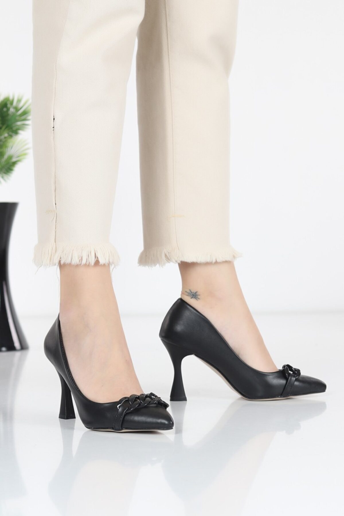 Afilva Kadın Siyah Tokalı Kadın Stiletto