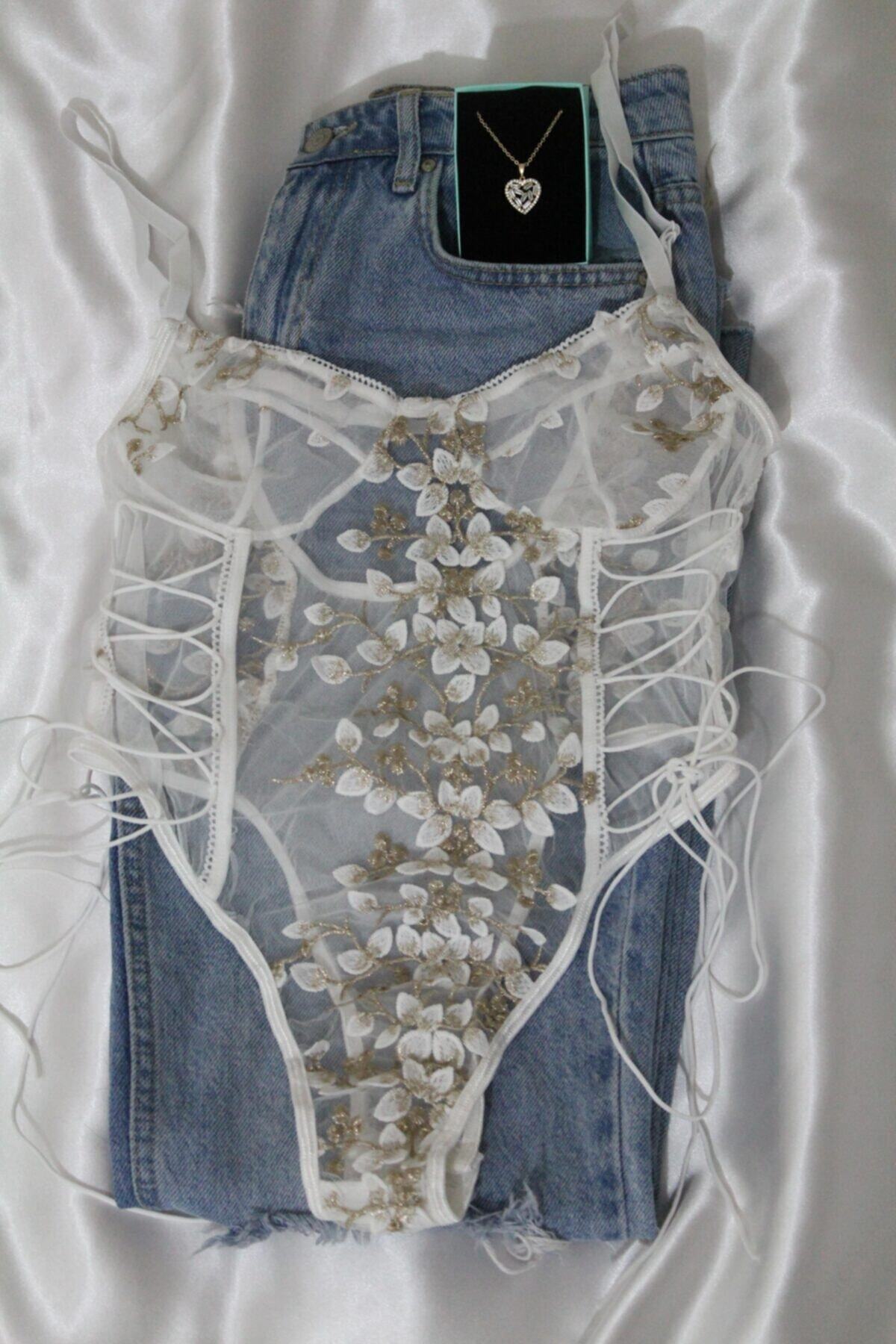 utopic store Beyaz Çiçek Nakışlı Bodysuit