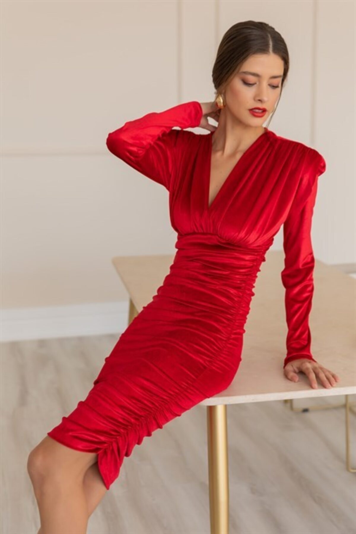 Fashion'Ss Omuz Vatkalı Büzgü Detay Şık Kadife Elbıse