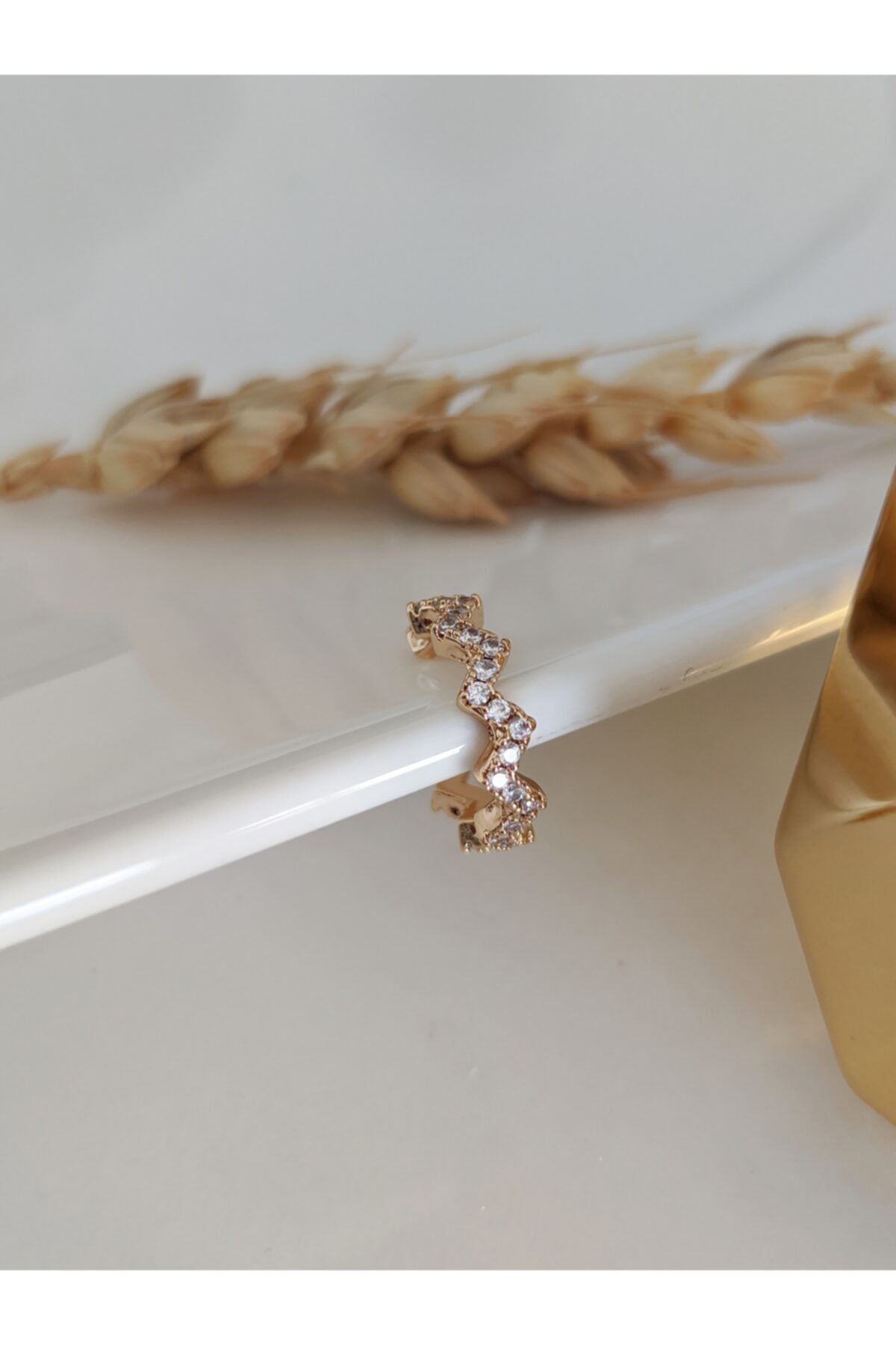 SU PERİSİ TAKI BİJUTERİ Gold Zirkon Taşlı Zikzak Earcuff ( Kıkırdak Küpe )