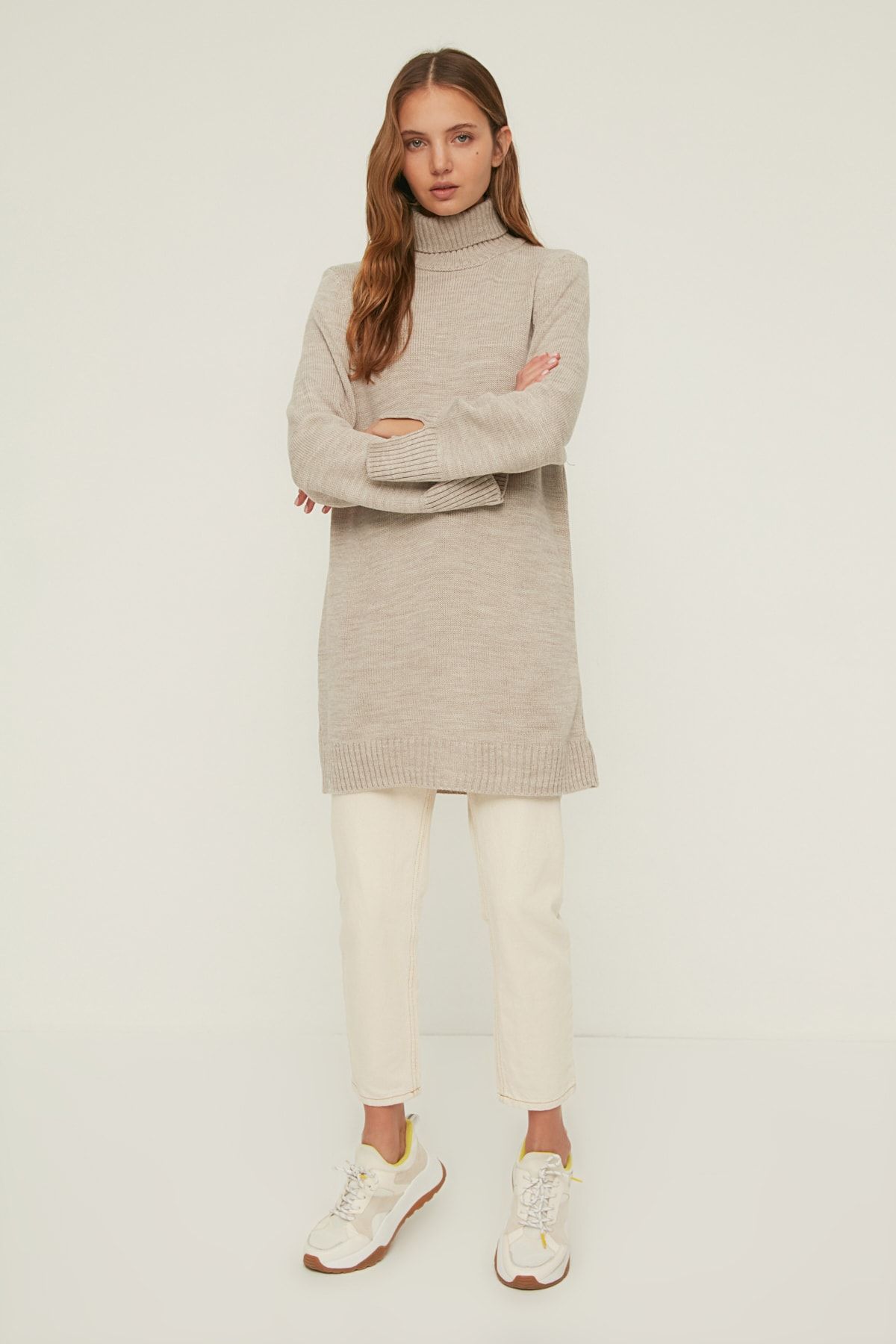 Trendyol Modest Bej Balıkçı Yaka Triko Kazak TCTAW22AK0067