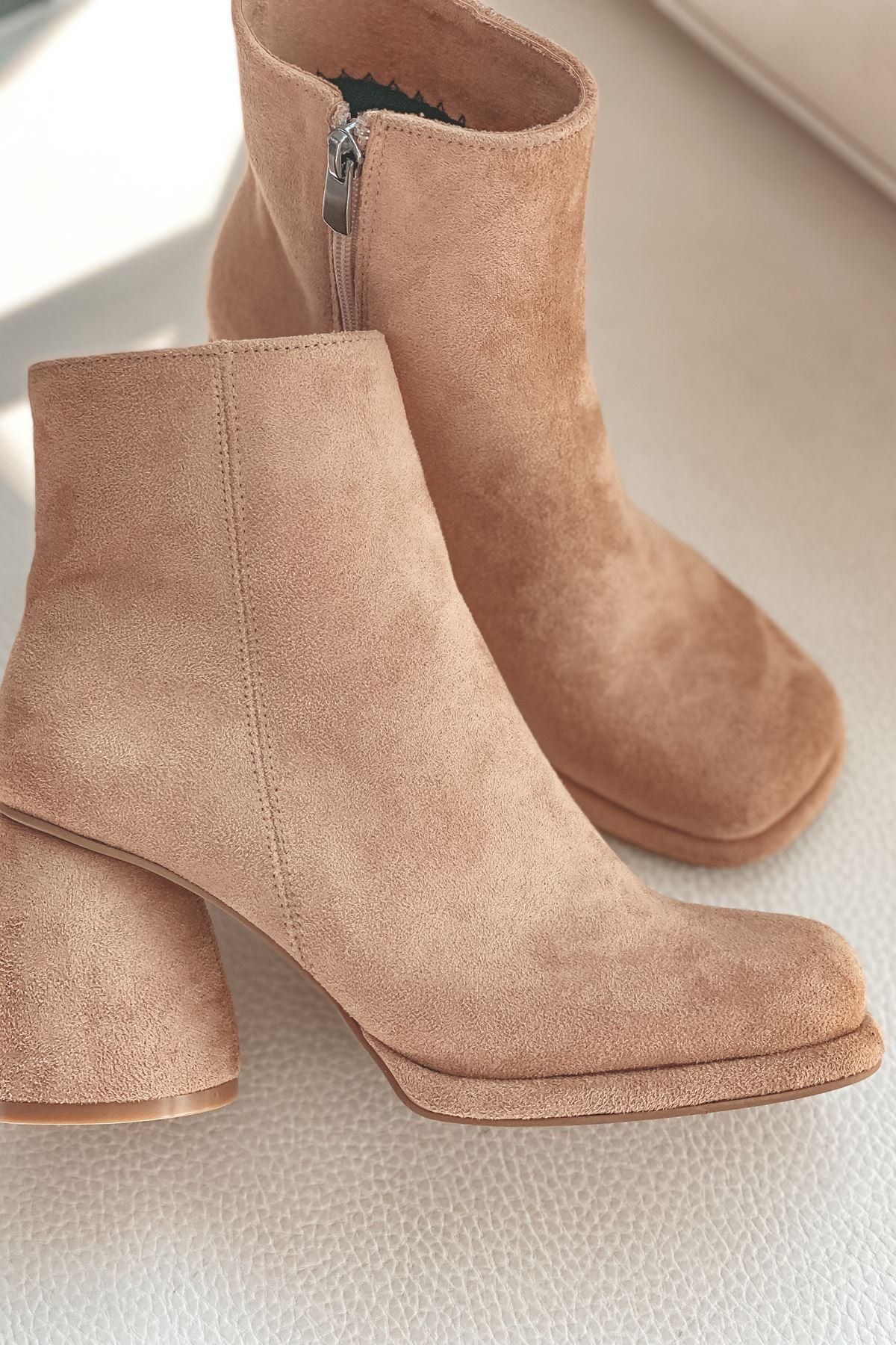 I Love Shoes Loncest Süet Topuklu Bot Camel