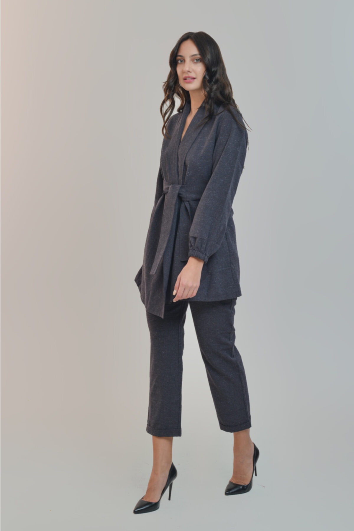 Lia Kadın Gri Kırçıllı Kumaş Kapalı Alt Üst Kuşaklı Tesettür Takım