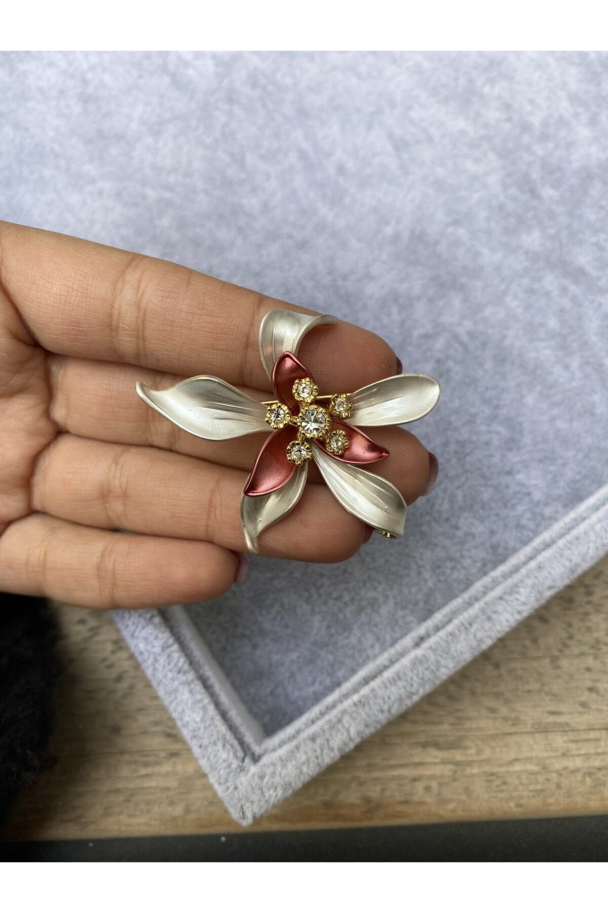 Miss Evita Flower Broş (kırmızı)