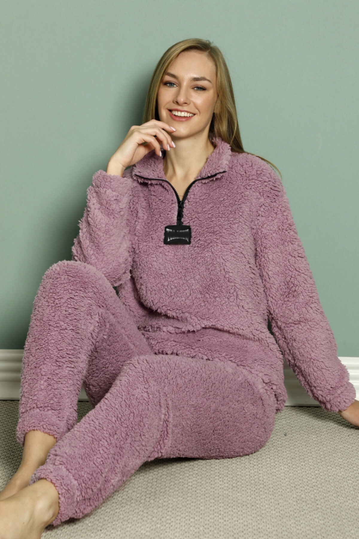 nisaNCa Desenli Tam Peluş Kışlık Kadın Pijama Takımı