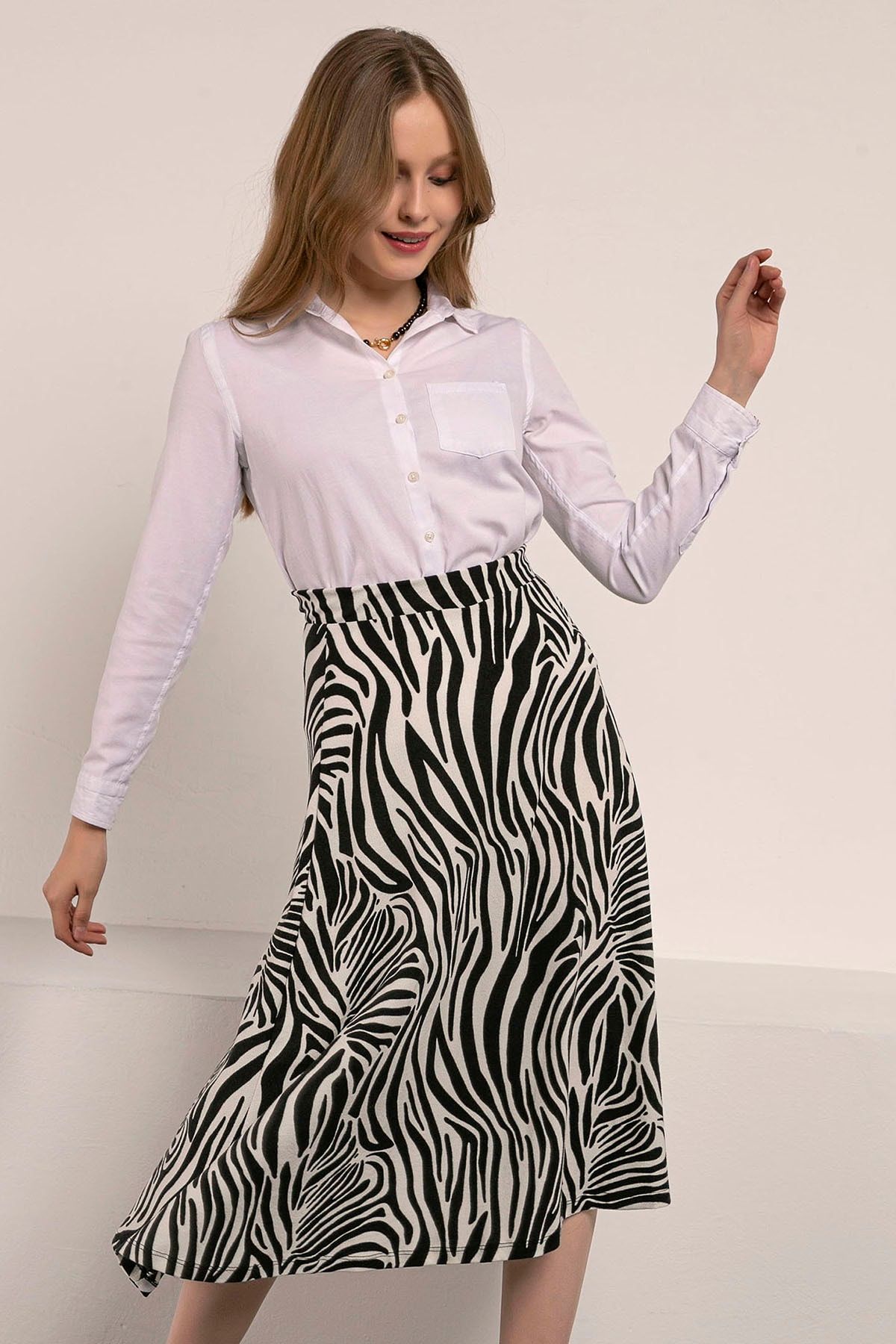 Kadın Modası Kadın Ekru Zebra Desen Süet Çan Etek