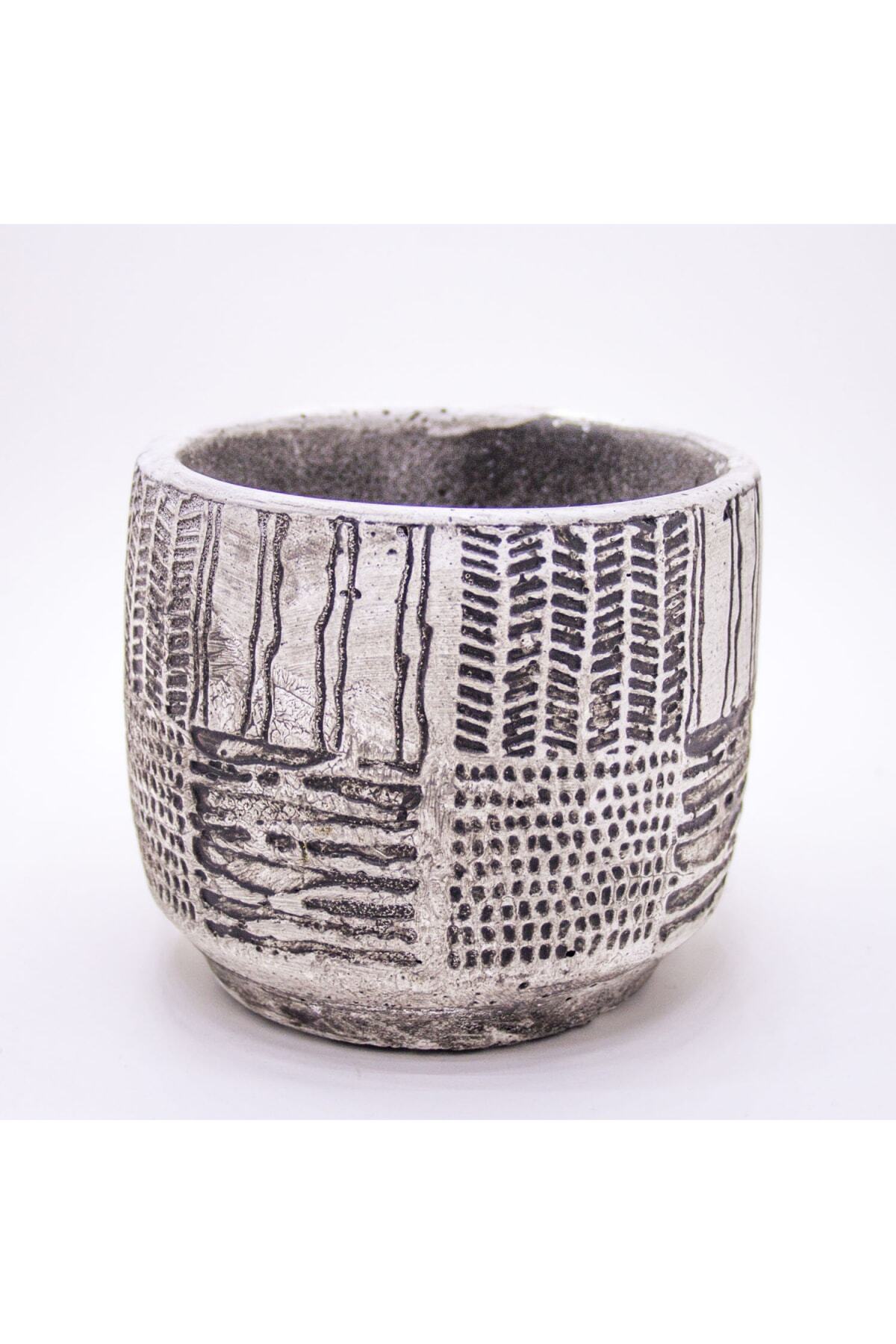 VeraMaya Antik Desenli Beyaz Eskitme Beton Saksı 12,5x11 Cm