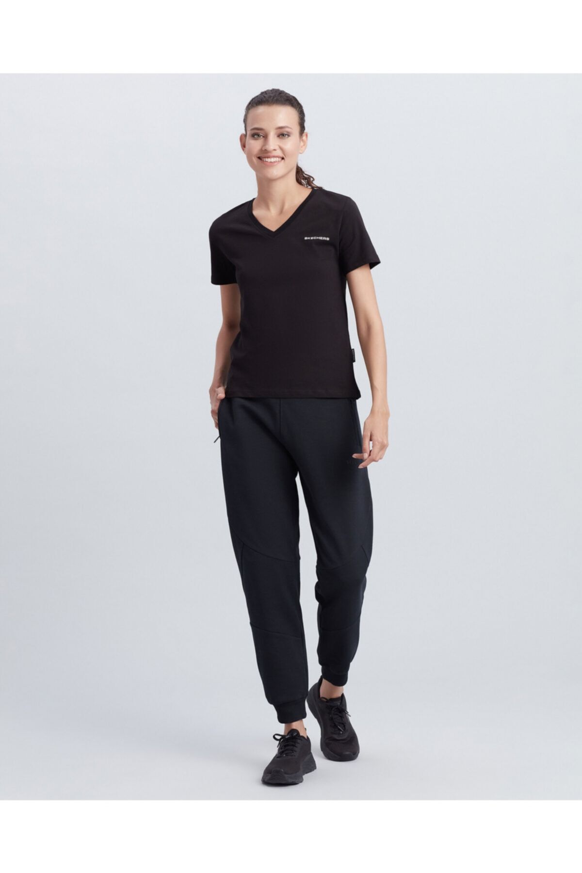 SKECHERS New Basics W V Neck T-Shirt Kadın Siyah Tshirt - S212399-001