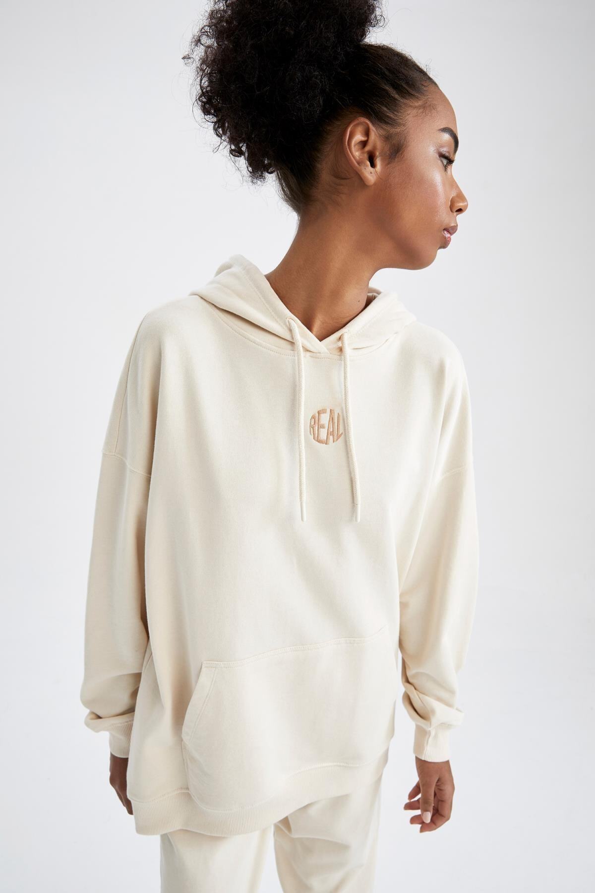 DeFacto Fit Oversize Fit Kapüşonlu Kanguru Cepli Içi Yumuşak Tüylü Sweatshirt