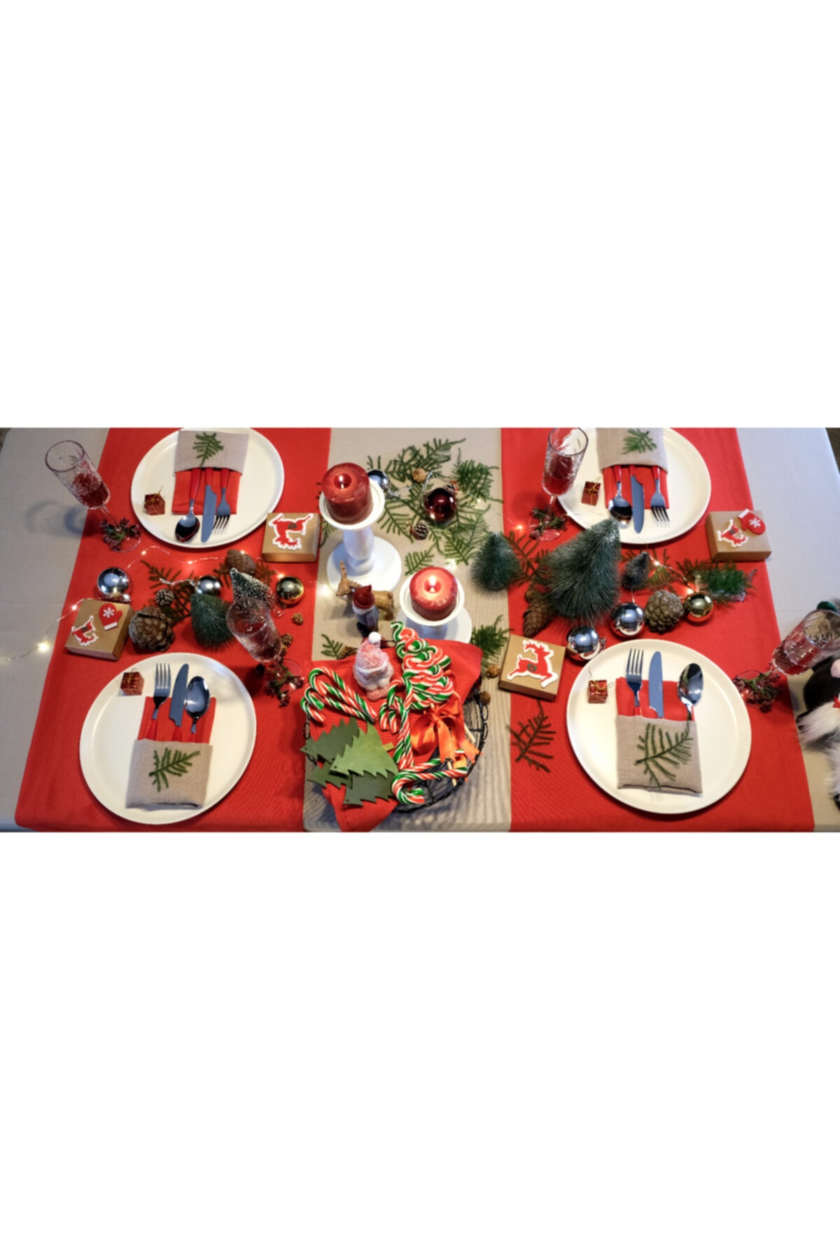 Art & Art 4 Kişilik Kırmızı Yılbaşı Masası Tasarım Seti