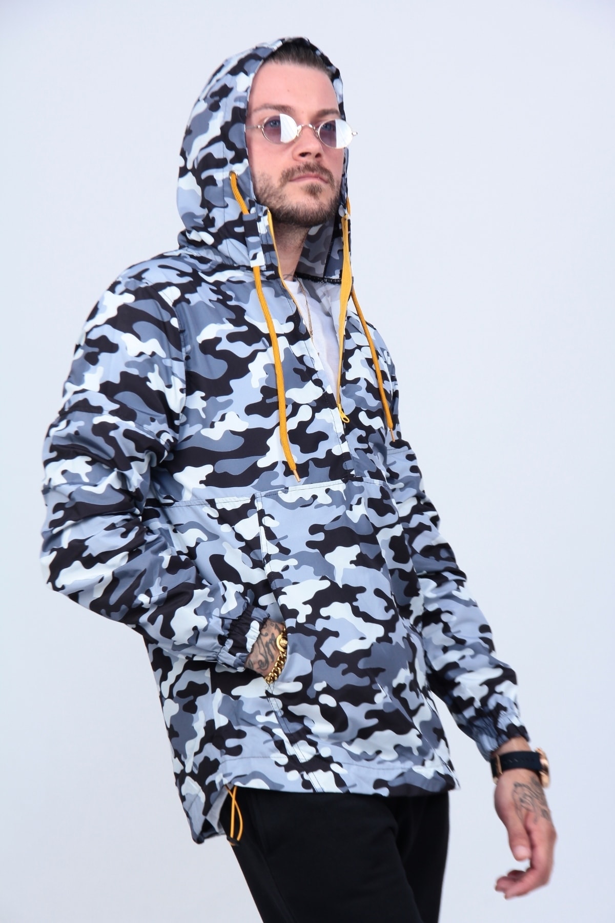 MODAGEN Erkek Siyah Kamuflaj Desenli Içi Astarlı Kapüşonlu Cepli Yağmurluk