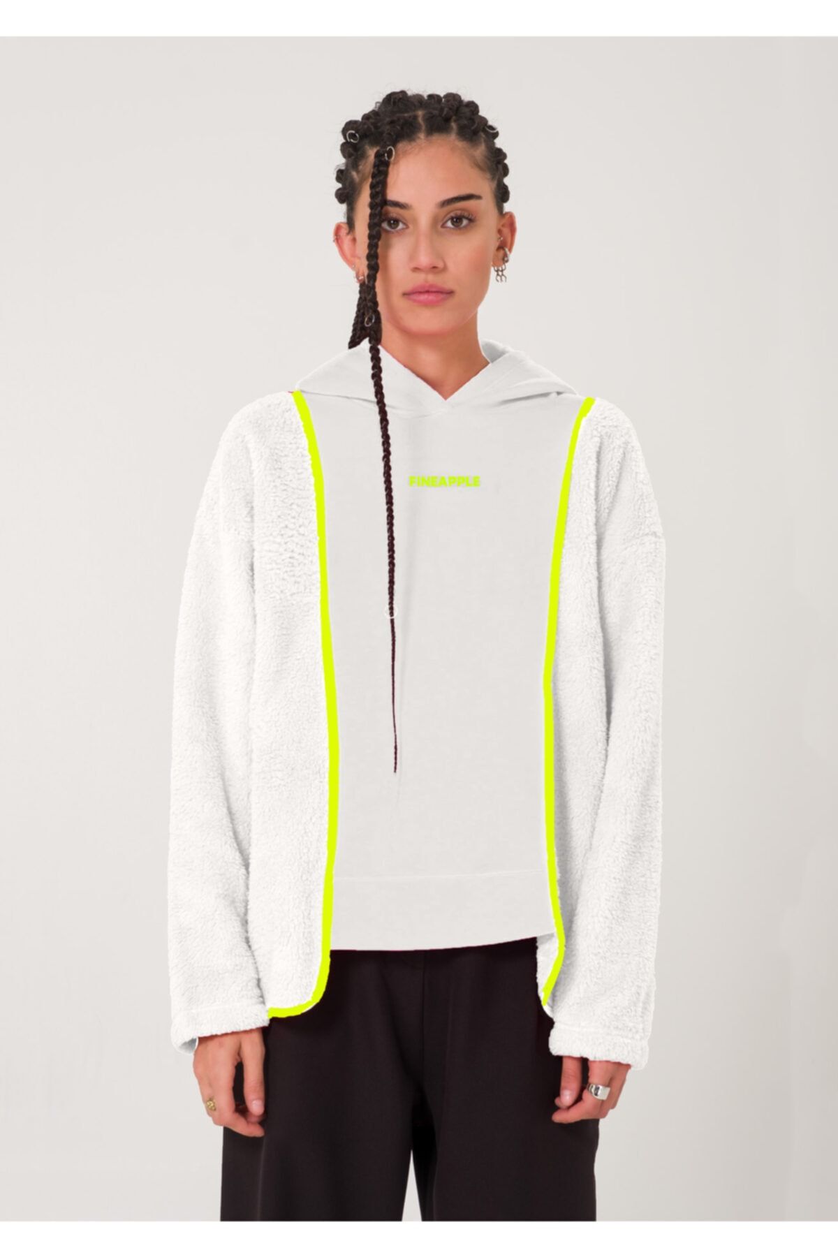 Fineapple Ekru Beyaz Peluş Detaylı Kapüşonlu Sweatshırt
