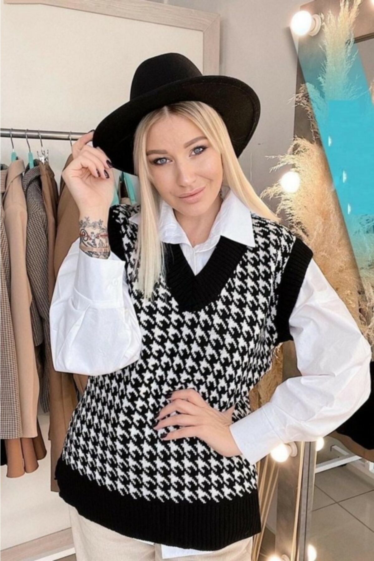 Arya Moda V Yaka Kazayağı Desen Triko Süveter. 64 cm