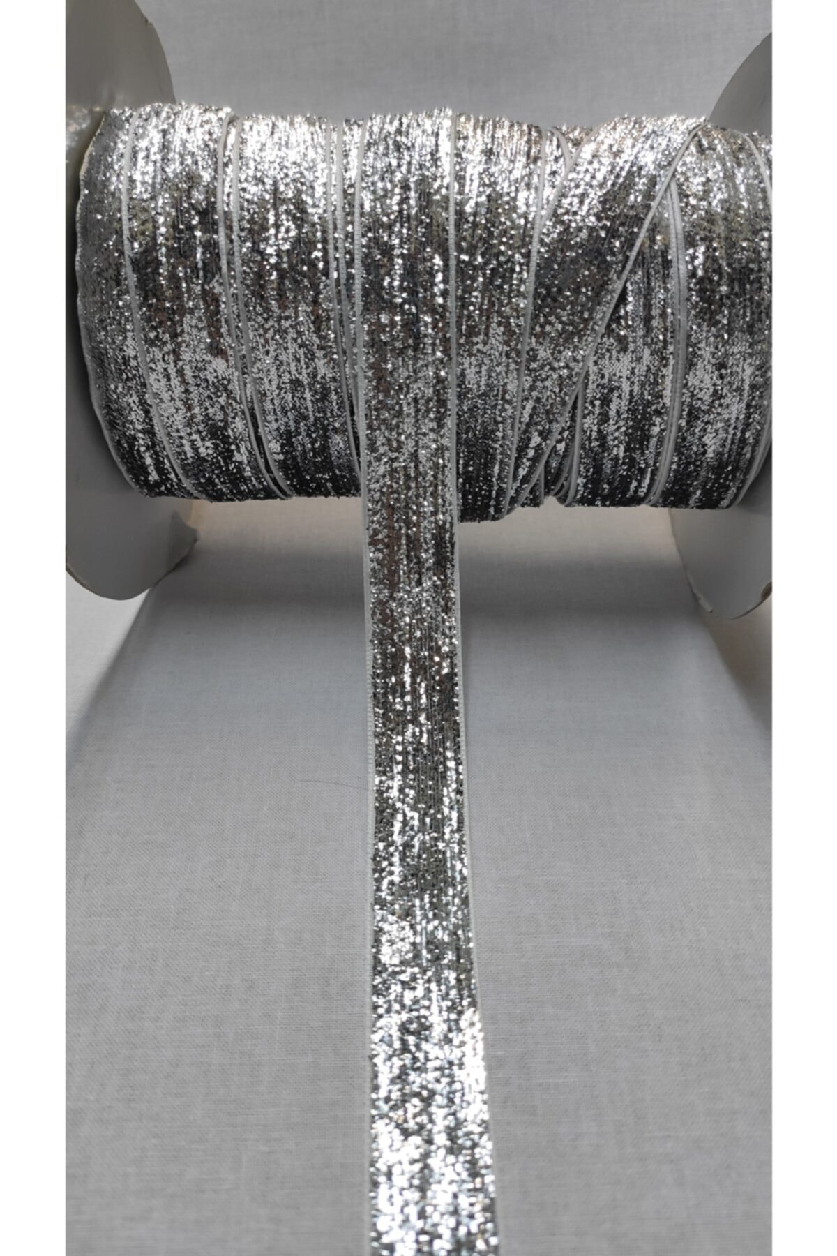 ATMACA TUHAFİYE 2 Cm Simli Kadife Kurdele - Simli Kadife Şerit - Gümüş (1 METRE) Yılbaşı Süsü