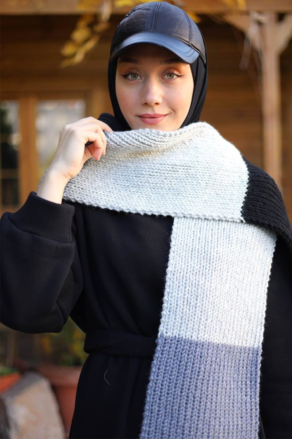 Ceylan Otantik Siyah Tonsürton El Örgüsü Atkı