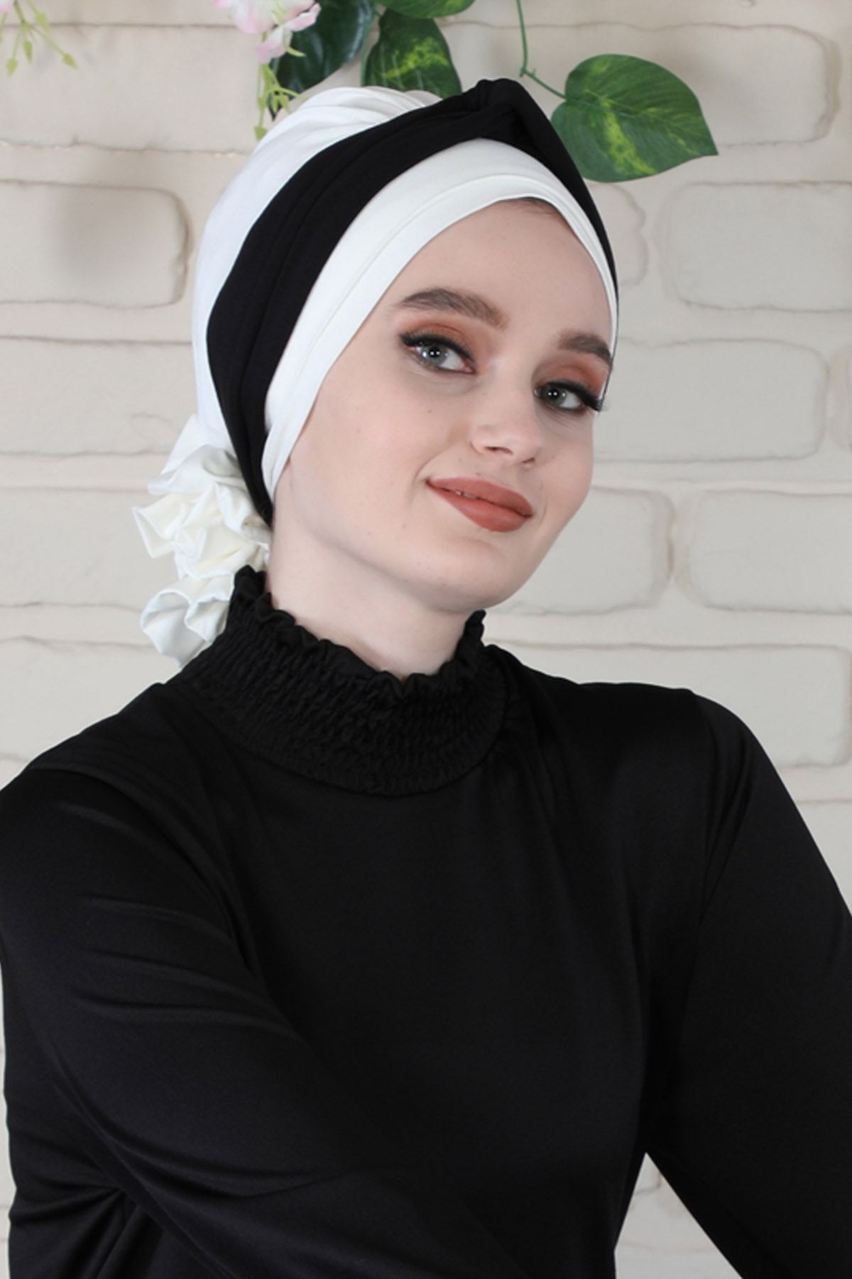 Biriz Moda Penye Bone Krem Siyah