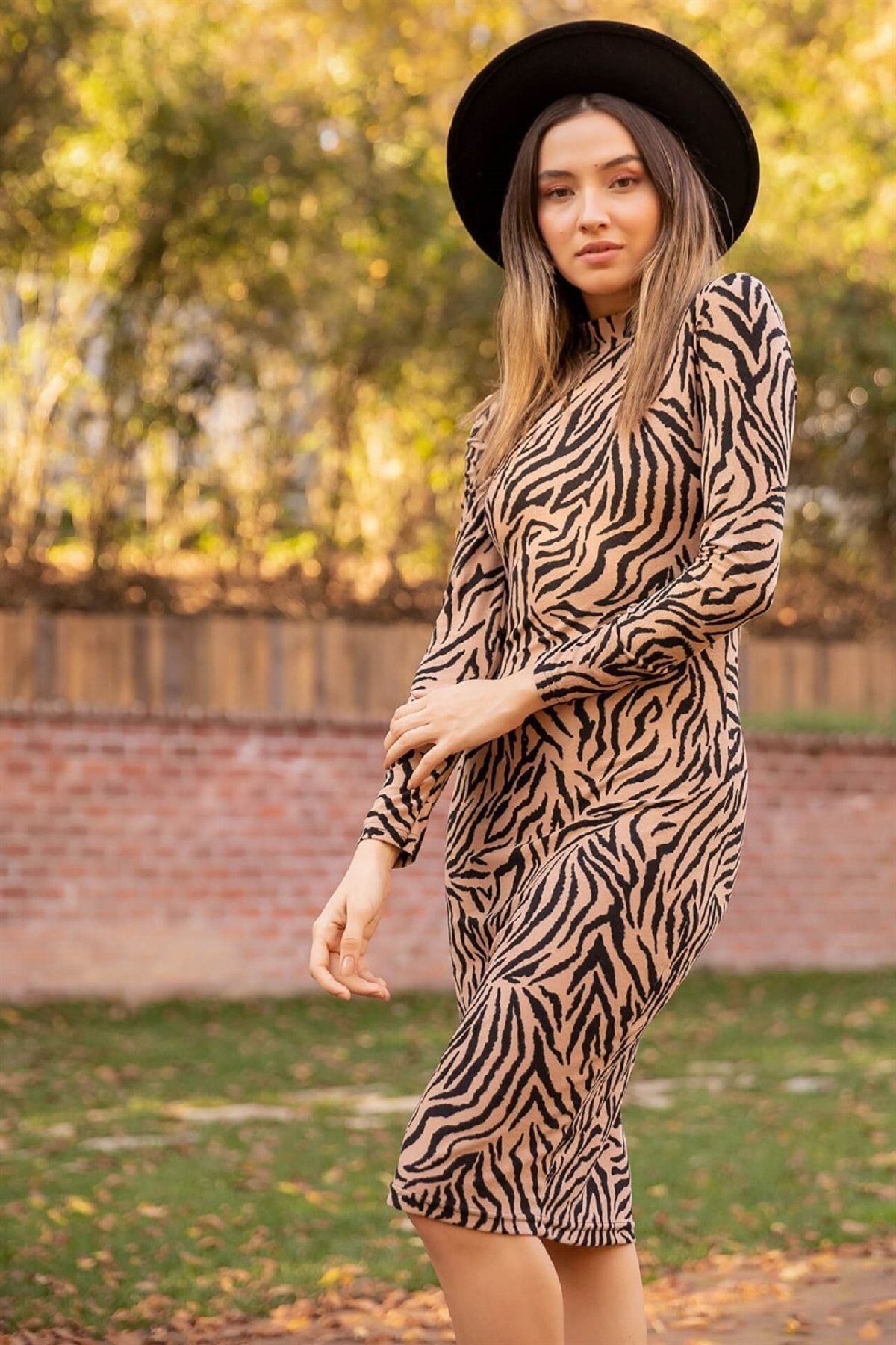 lovebox Kadın Esnek Kumaş Camel Siyah Zebra Desenli Uzun Kollu Elbise 017