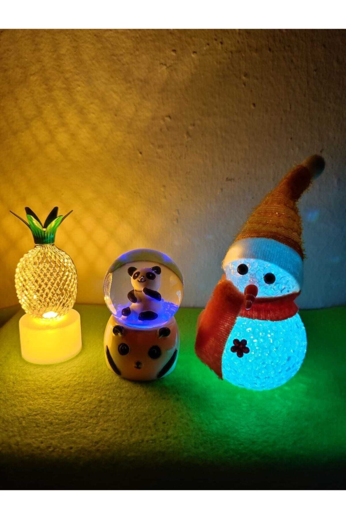 kutusuyla Yılbaşına Özel 3'lü Pandalı Kar Küresi, Kardan Adam Ve Ananas Gece Lambası