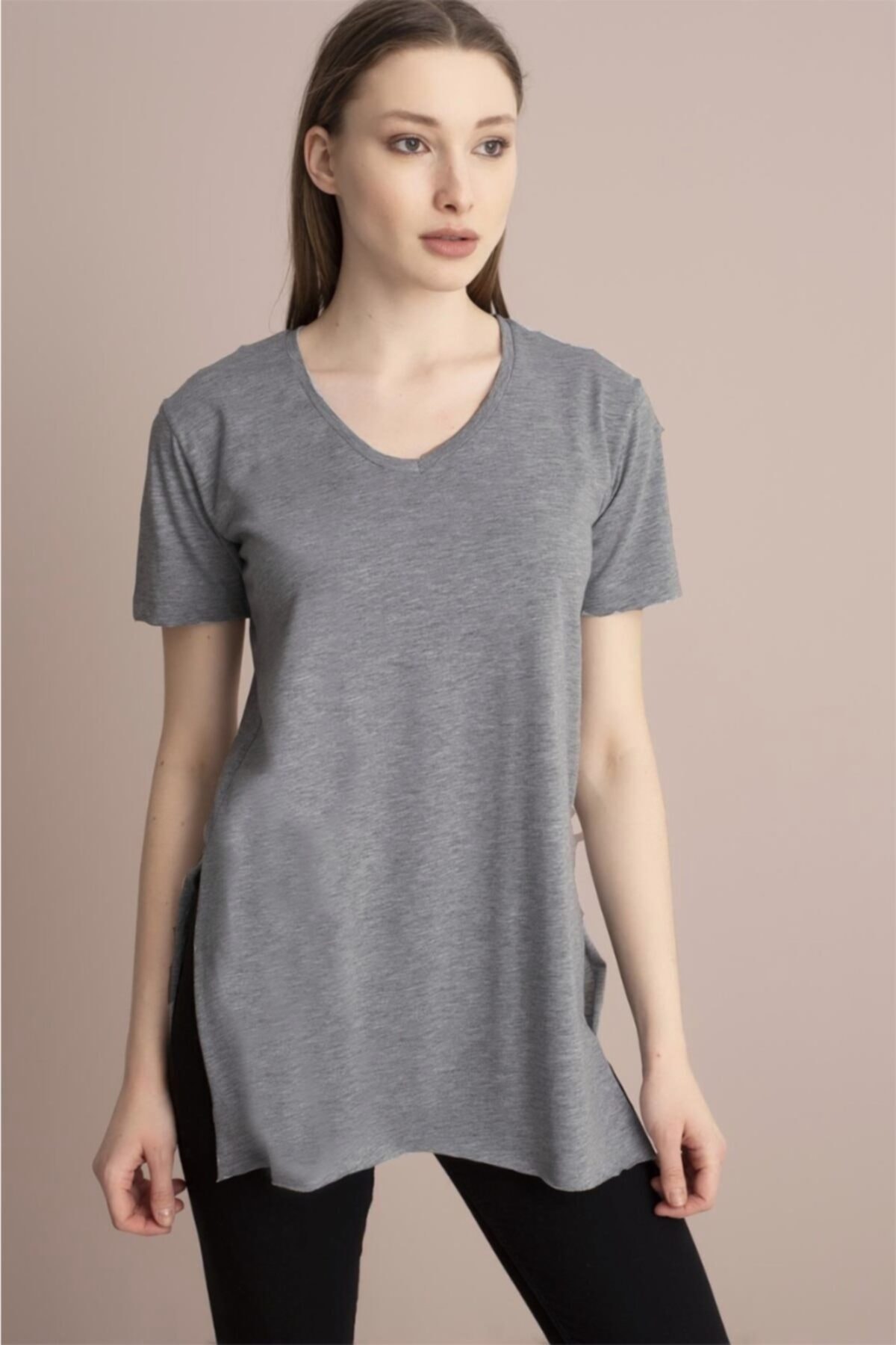 MODASSA Kadın Gri V Yaka Yırtmaçlı Kısa Kol Pamuklu Oversize T-shirt