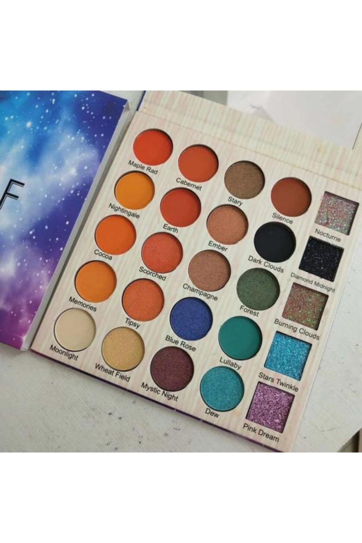 CLEOF Cosmetics Shadows Professional Galaxy Far Paleti