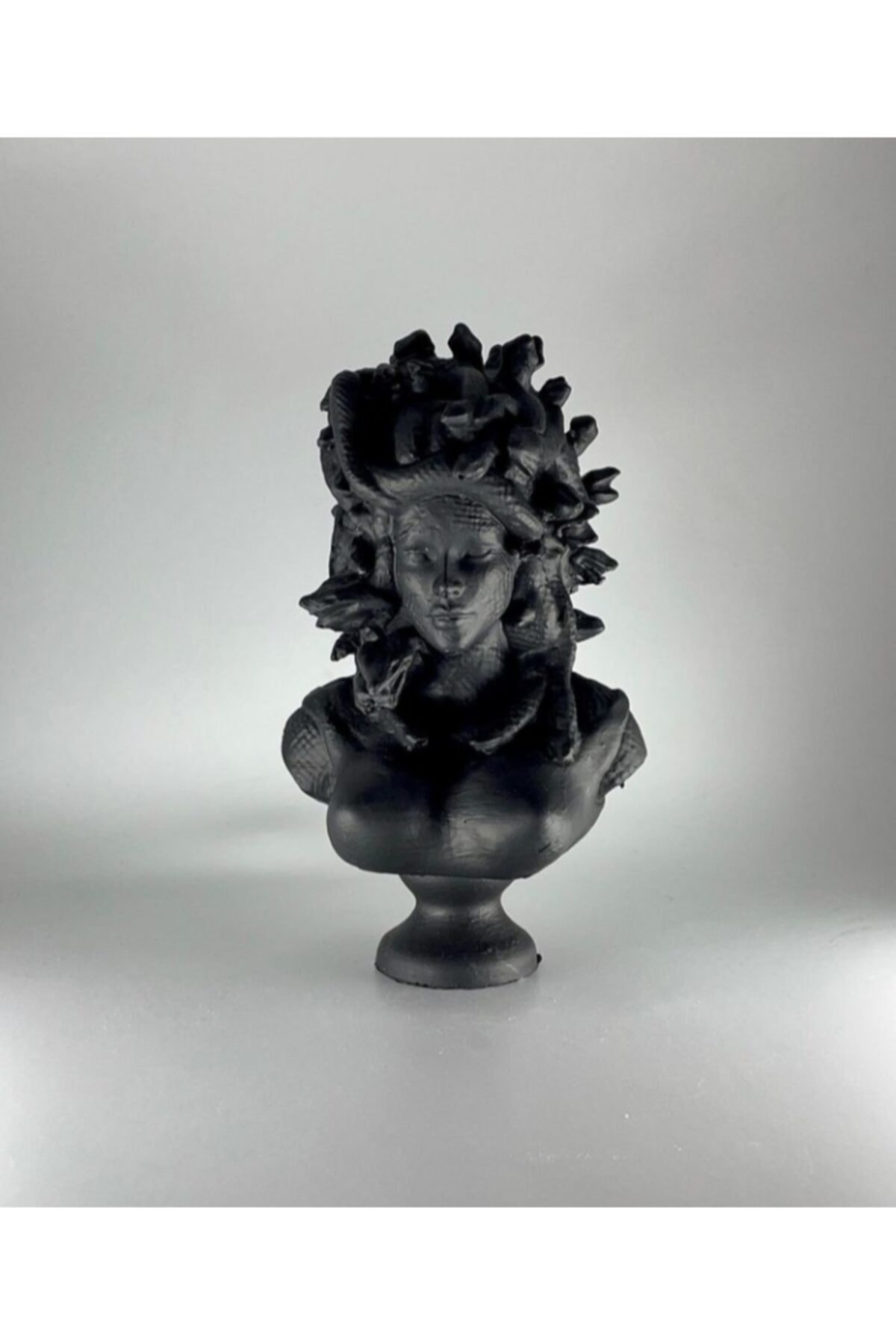 Eryaman hobi evi Medusa Heykel