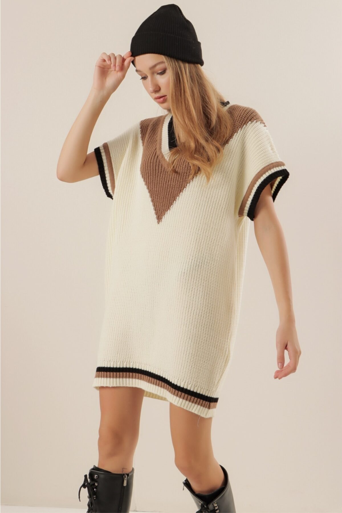 Giens Kadın Ekru V Yaka Örme Uzun Süveter