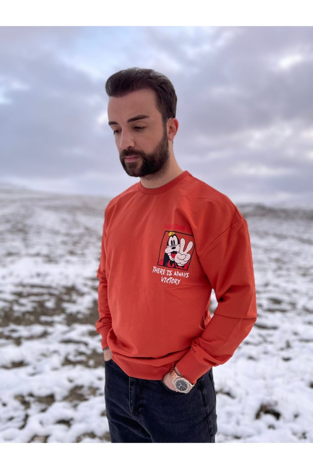Plus Eighteen Sırt Baskılı Sweatshirt