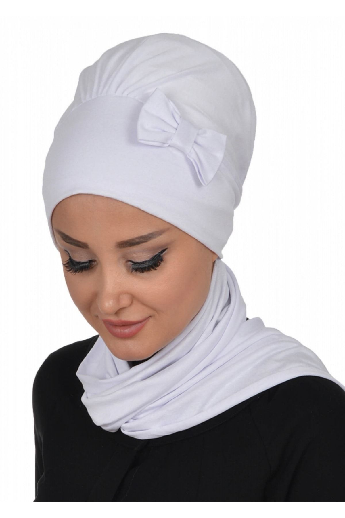 DREAM VEGA Yandan Fiyonklu Fularlı Bone Beyaz
