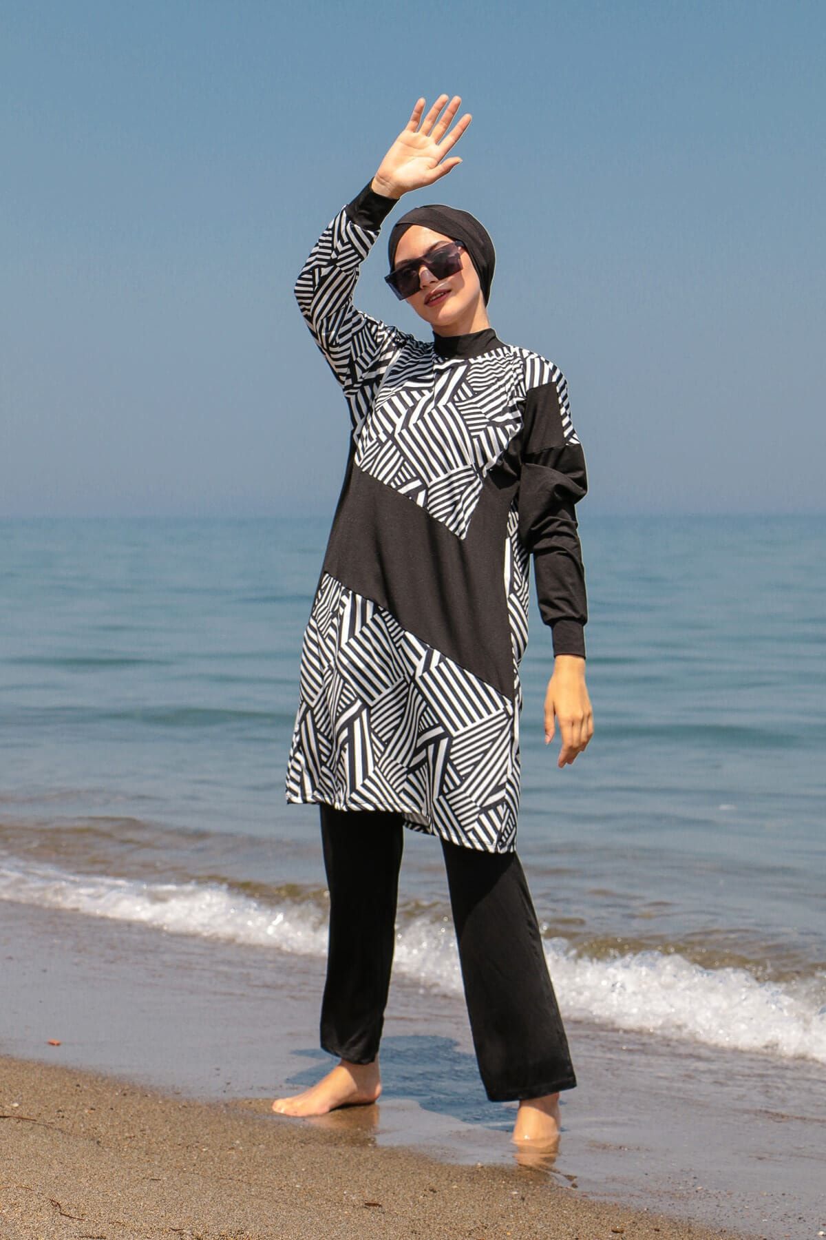 Marina Mayo Çapraz Çizgili Likralı Tam Kapalı Mayo M2011 Siyah